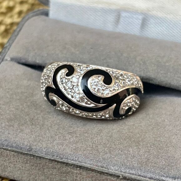 Vintage Crystal Rhinestone Dome Ring Sterling Silver Band Size 8 Sparkly Jewelry - Picture 2 of 10